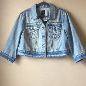 Cropped denim jacket